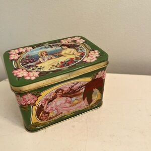Four Season Tea Tin